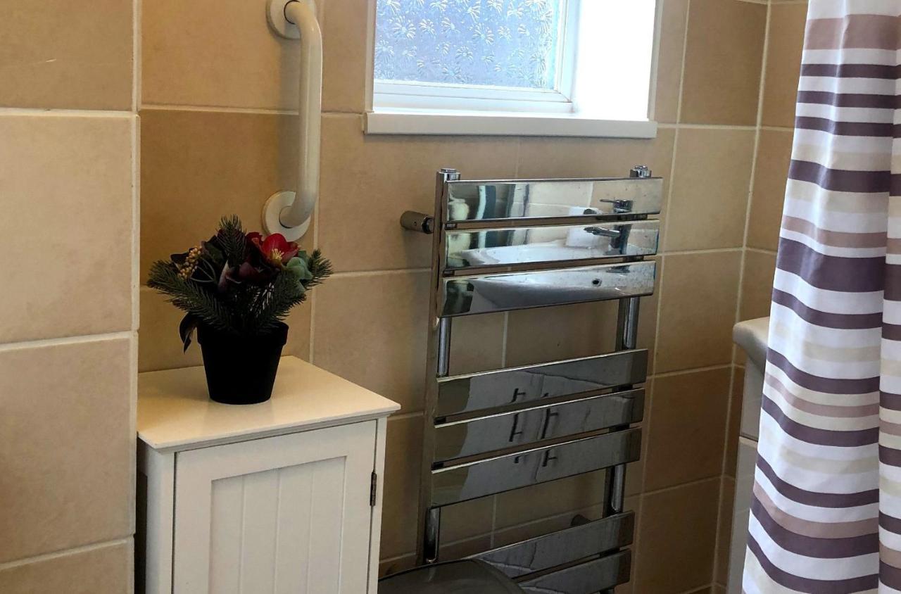 33Sm Dreams Unlimited Serviced Accommodation- Staines - Heathrow ستانويل المظهر الخارجي الصورة