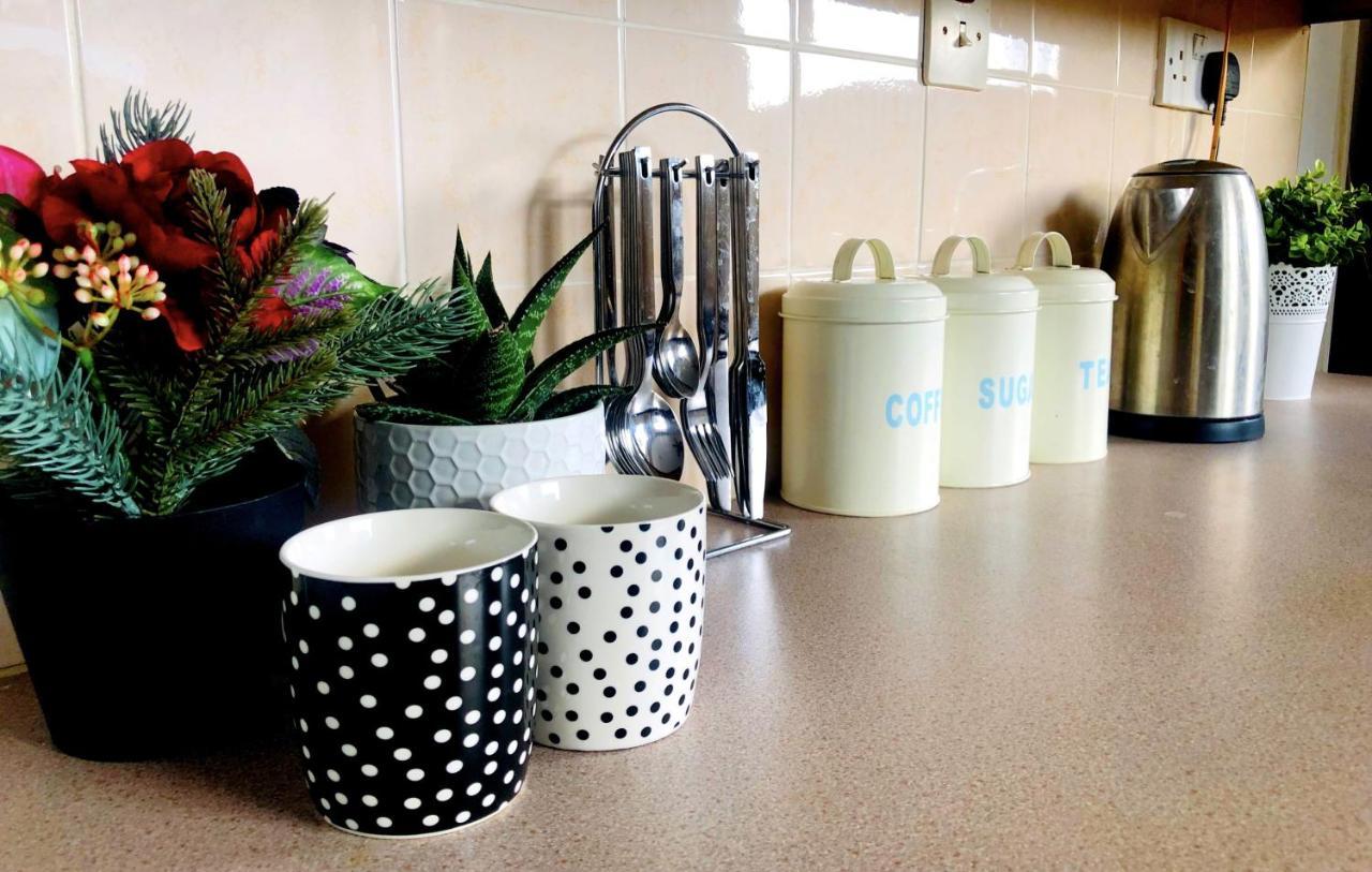 33Sm Dreams Unlimited Serviced Accommodation- Staines - Heathrow ستانويل المظهر الخارجي الصورة