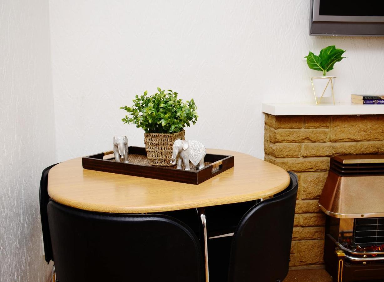 33Sm Dreams Unlimited Serviced Accommodation- Staines - Heathrow ستانويل المظهر الخارجي الصورة