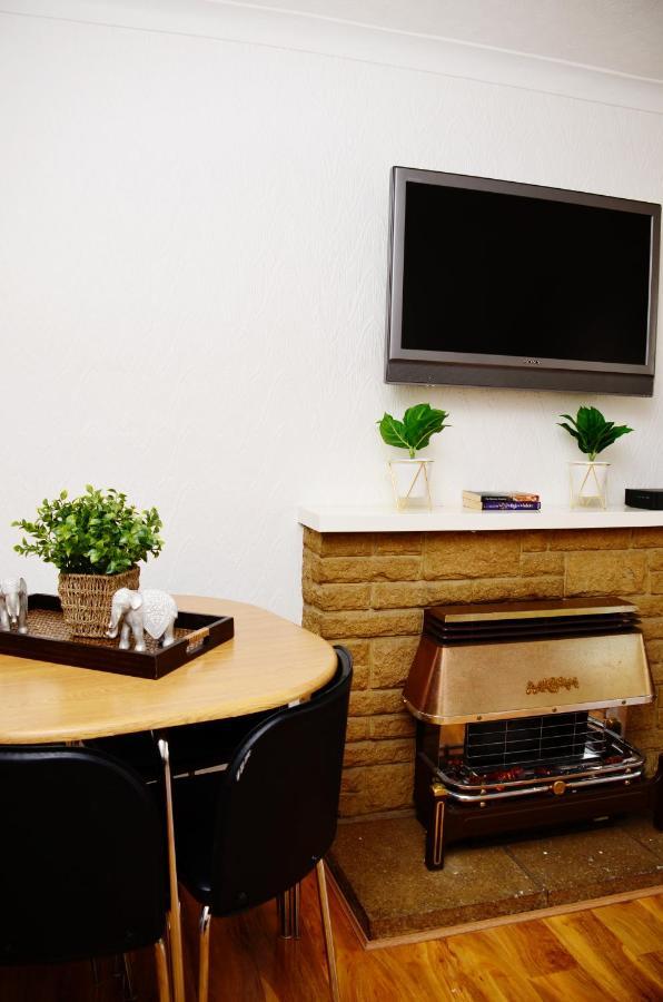 33Sm Dreams Unlimited Serviced Accommodation- Staines - Heathrow ستانويل المظهر الخارجي الصورة
