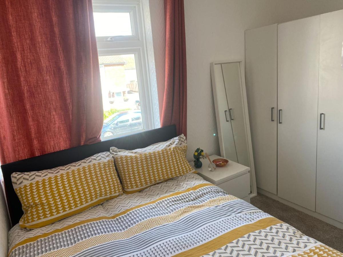 33Sm Dreams Unlimited Serviced Accommodation- Staines - Heathrow ستانويل المظهر الخارجي الصورة