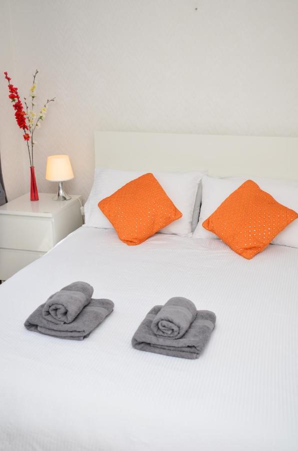33Sm Dreams Unlimited Serviced Accommodation- Staines - Heathrow ستانويل المظهر الخارجي الصورة